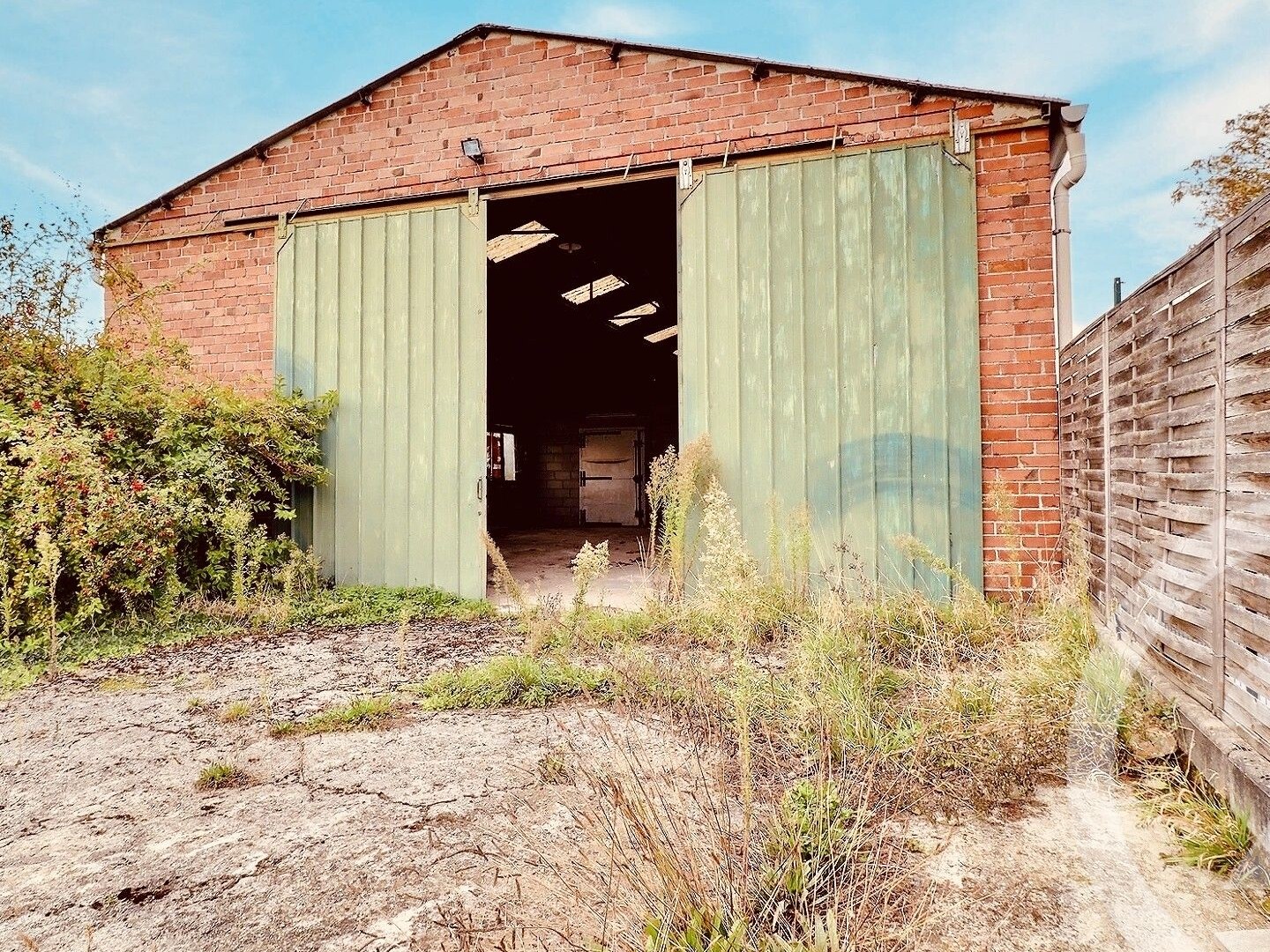 Local 176 m²
