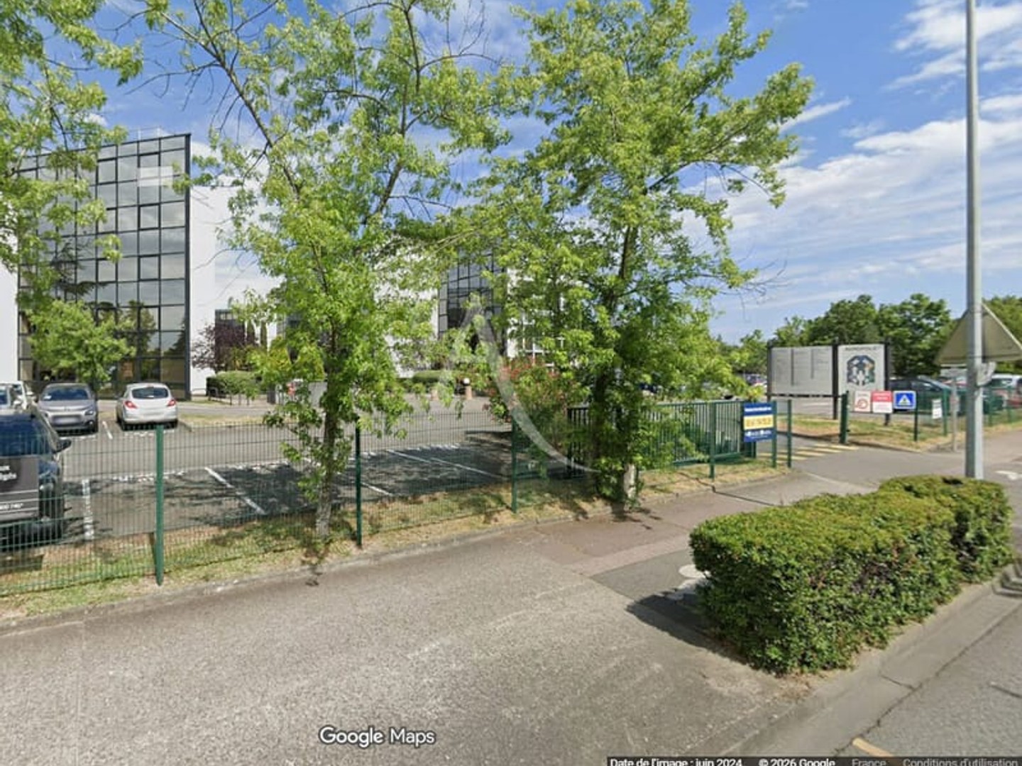 Immeuble commercial 57 m²