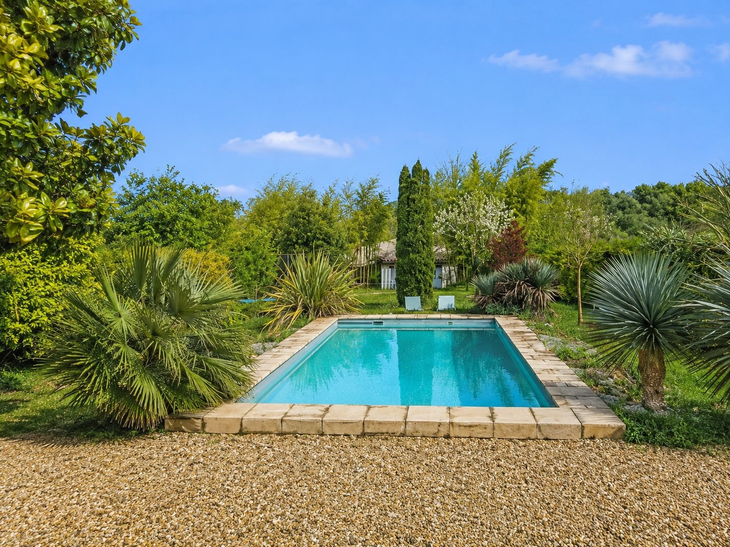 Maison familiale 8 pièces ~203 m² avec piscine chauffée et jardin arboré