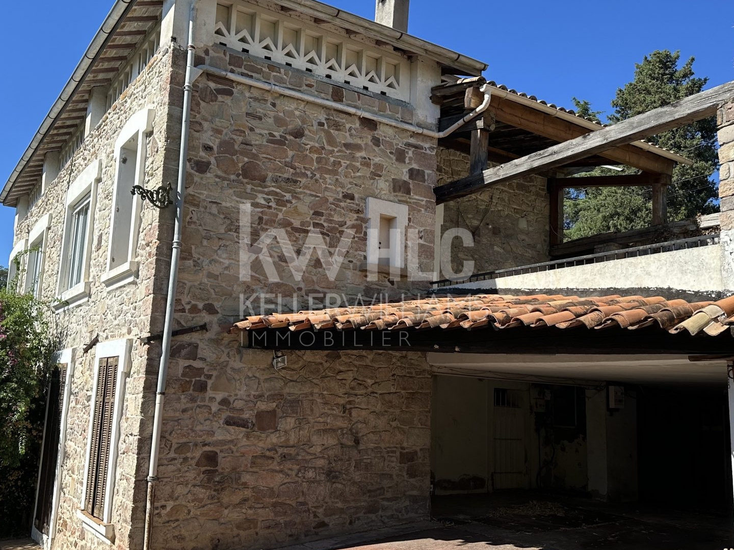 Maison à vendre - 5 pièces - 170m2 - Saint-Raphaël (83530)