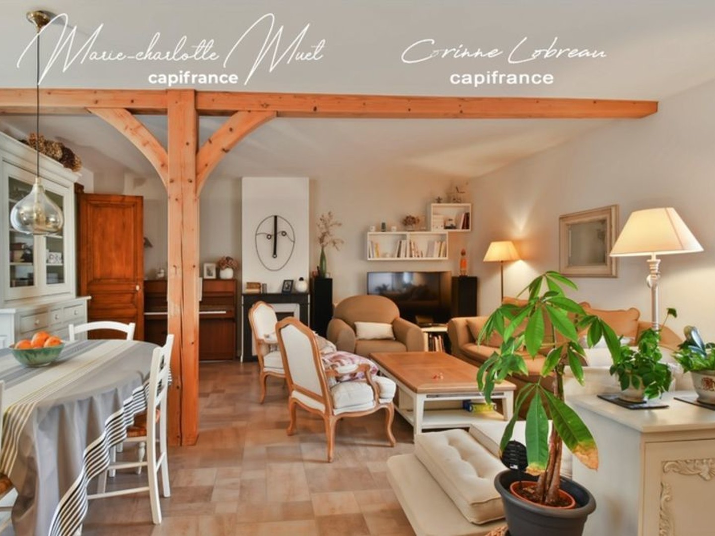 Immeuble avec deux habitations indépendantes et cour privative