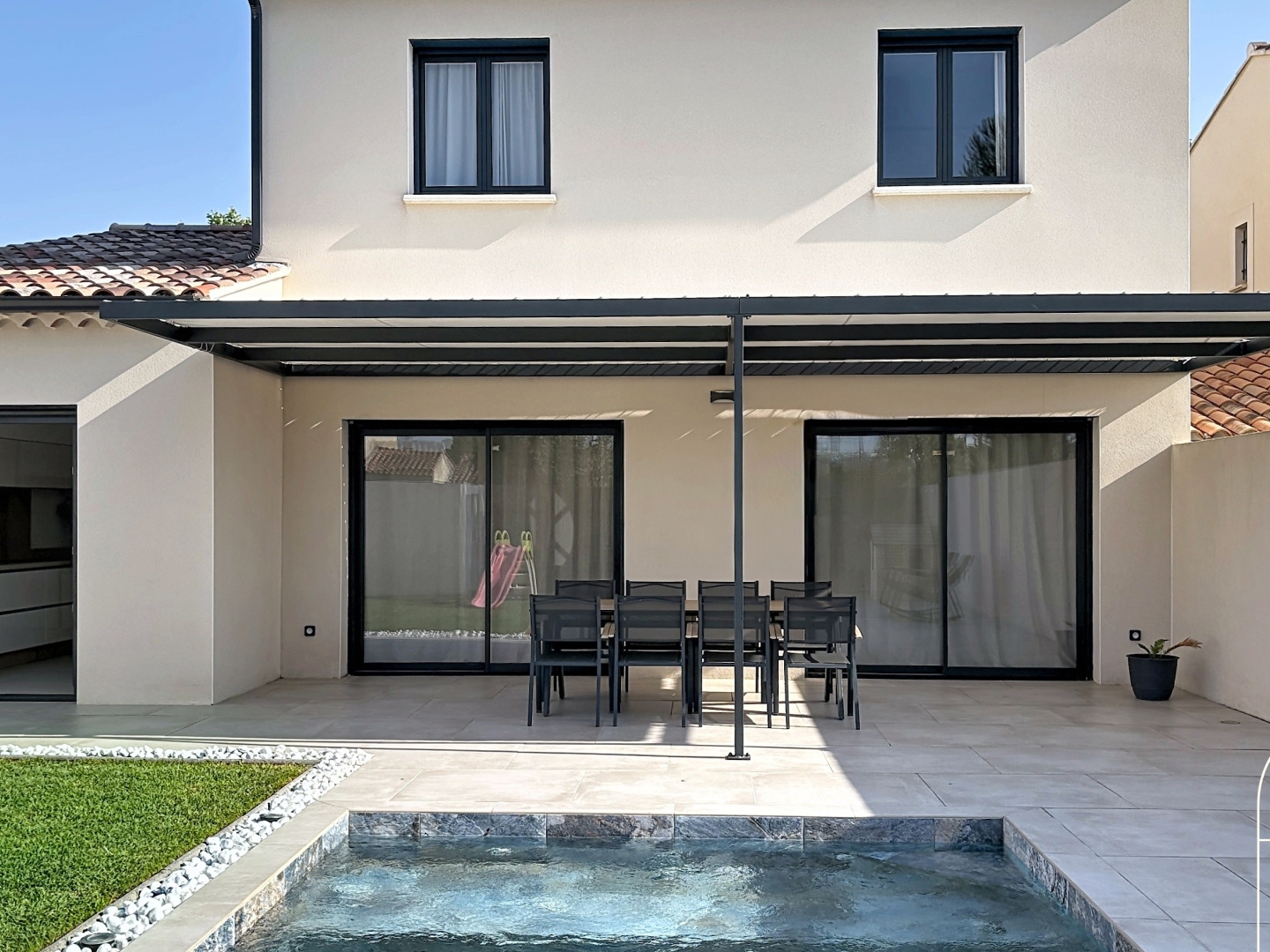 Villa familiale 145 m2 4 chambres avec piscine et garage
