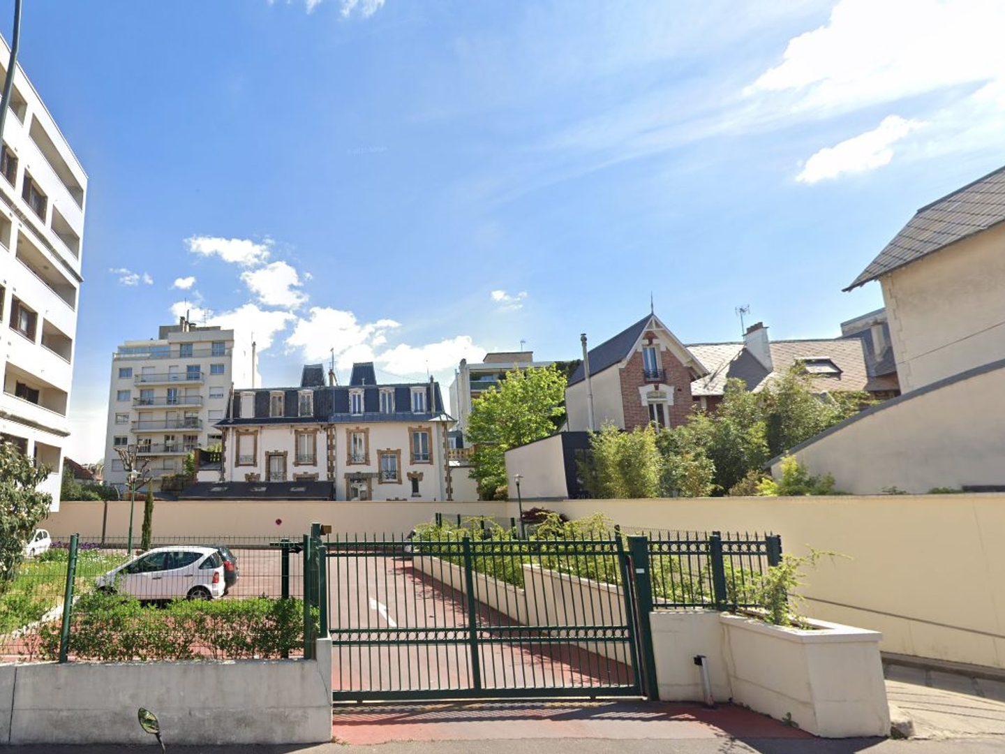 Parking / garage / box à vendre - 13m2 - Bois-Colombes (92270)