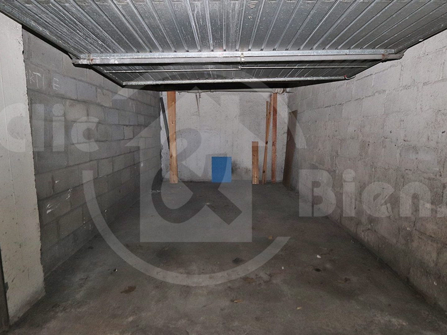 Parking / garage / box à vendre - 13m2 - Bois-Colombes (92270)