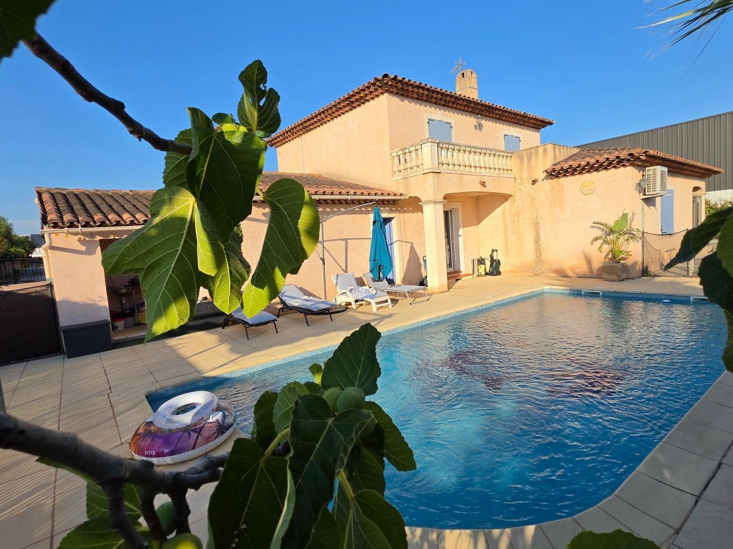 Villa provençale individuelle avec piscine