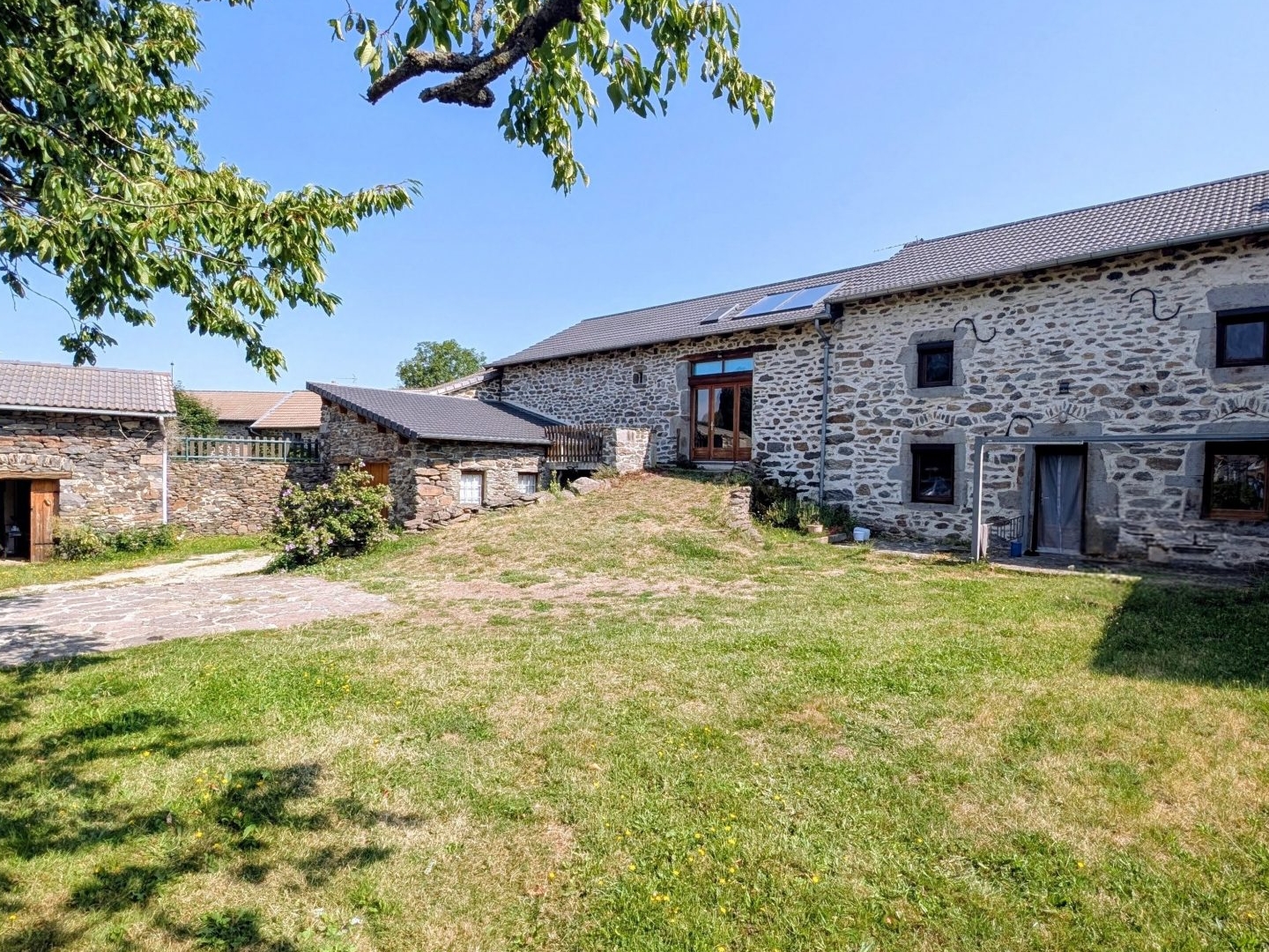 Maison de caractère avec dépendances