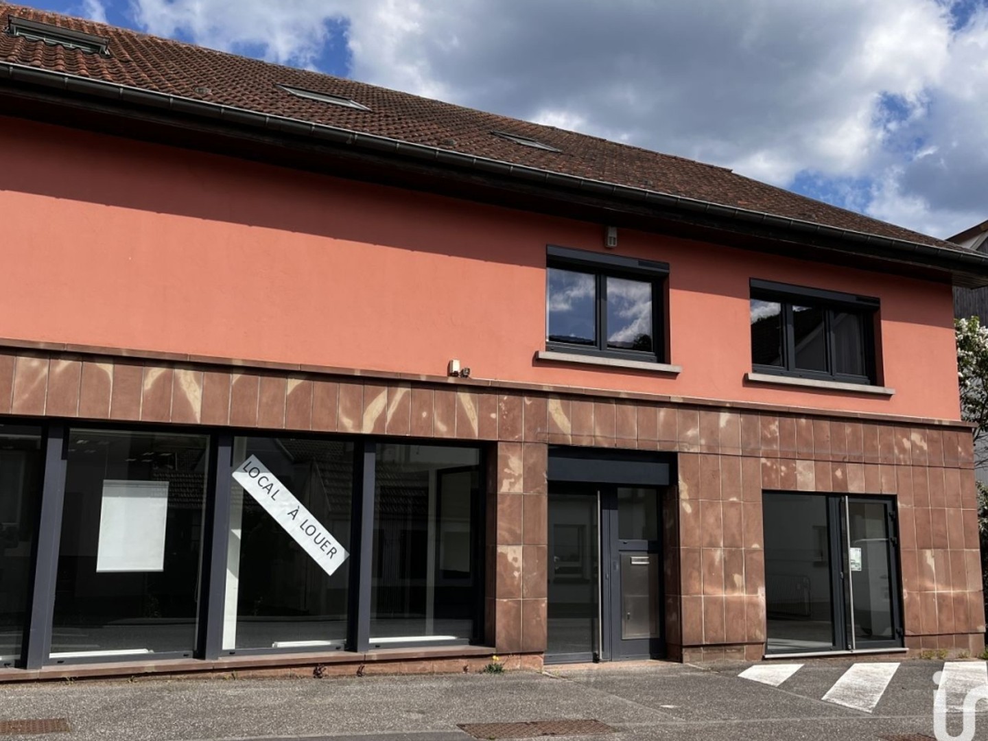 Location Boutique/Local commercial 168 m²
