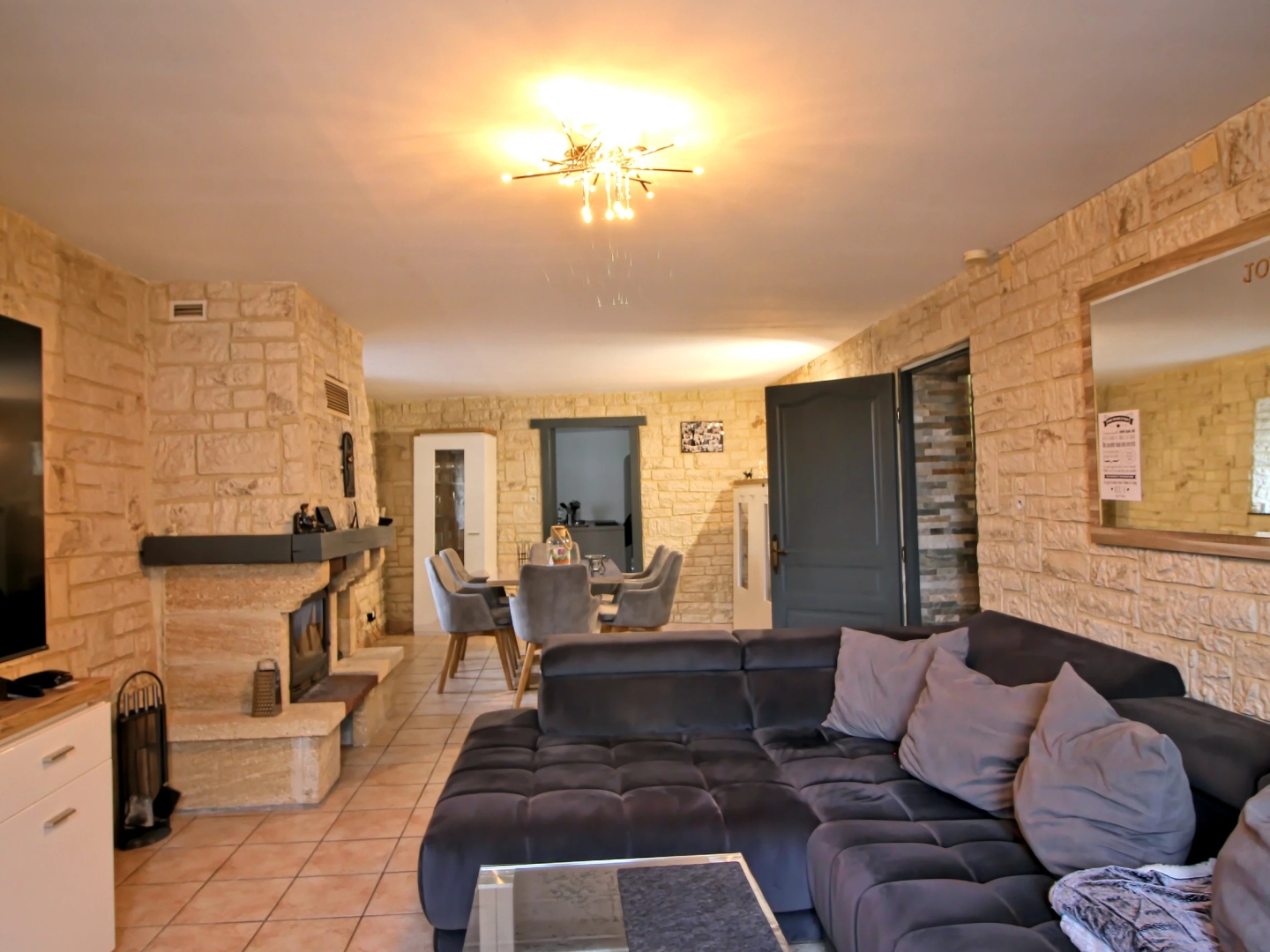 Maison 6 pièces 164 m² terrain 1285 m² 3 garages