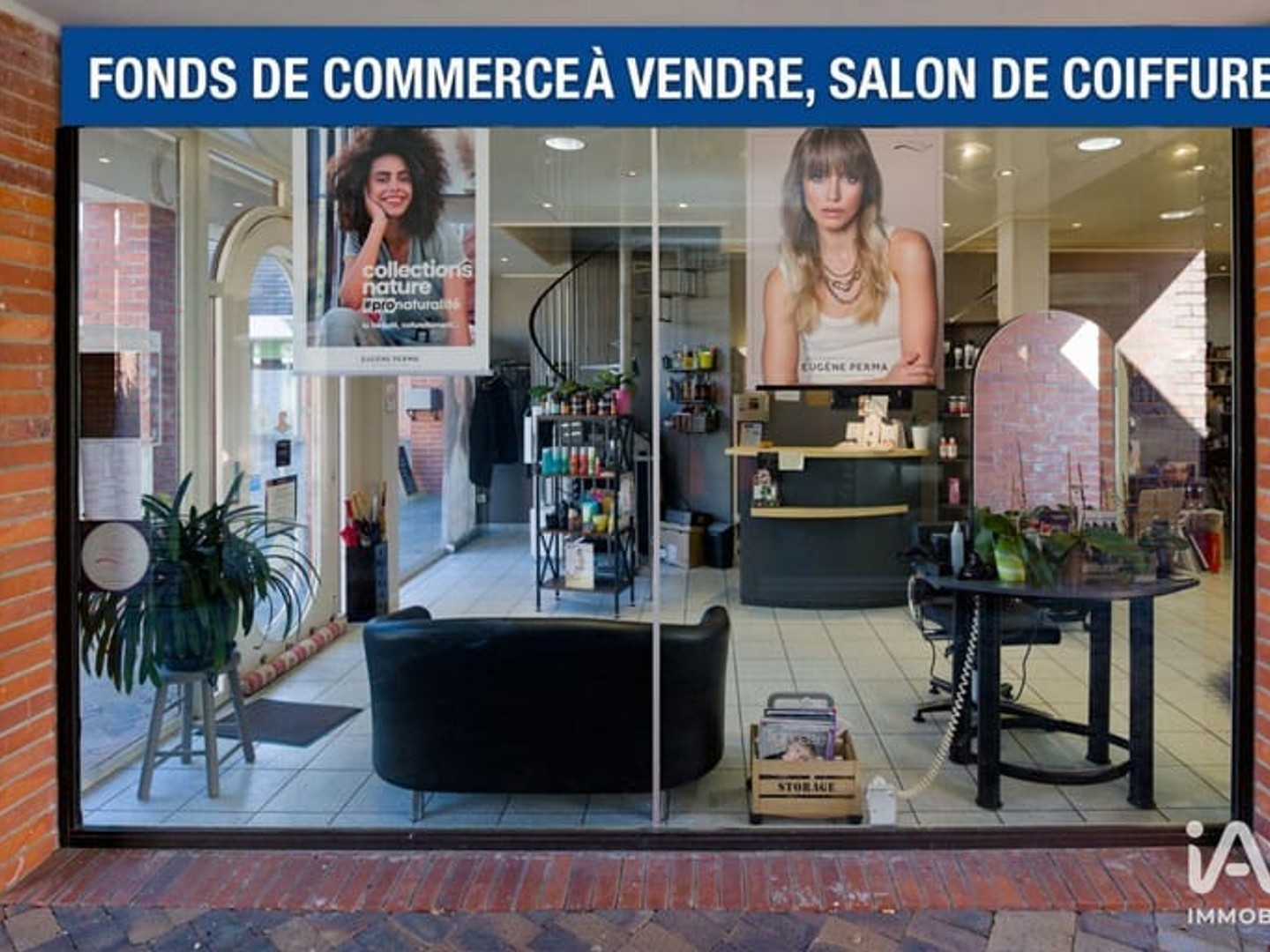 Immeuble commercial 61 m²