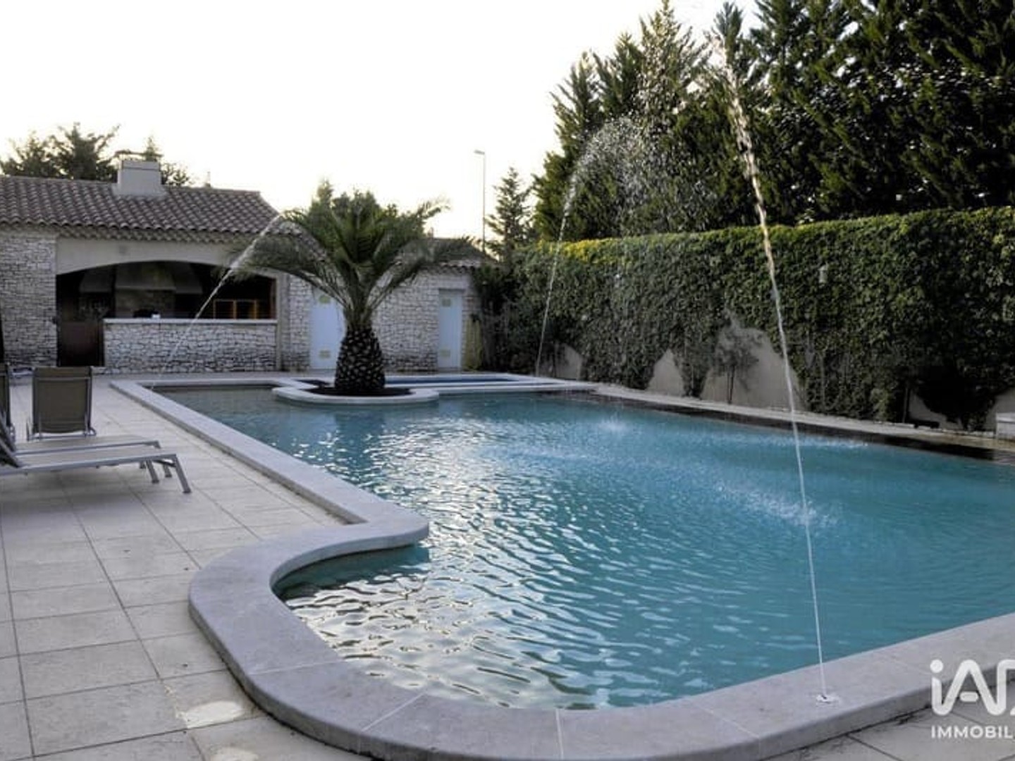 Vente Hôtel-restaurant 1 750 m²