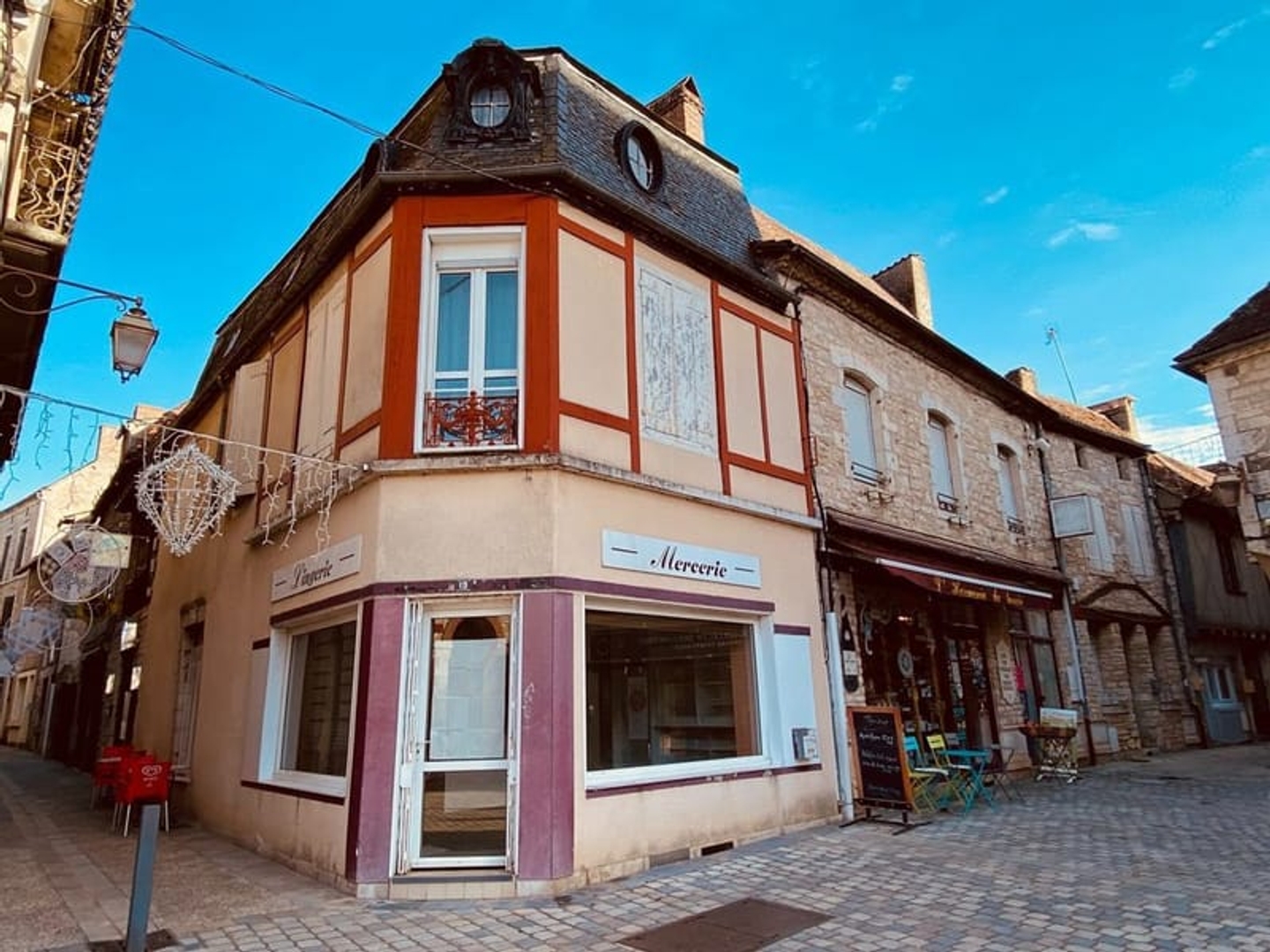 Immeuble de rapport Appt T2 + Grenier + 2 caves