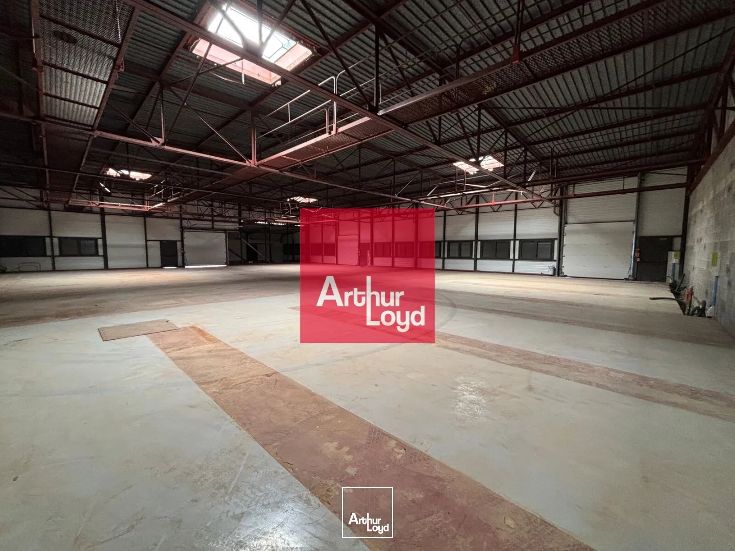Locaux à vendre - 764m2 - Saint-Étienne-De-... (38960)