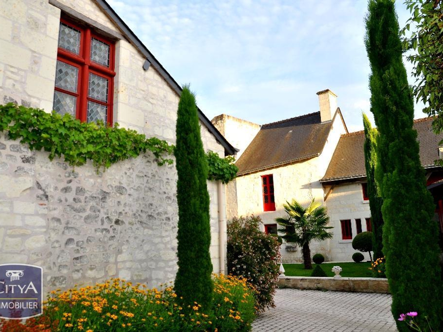 Maison à vendre - 7 pièces - 230m2 - Ligré (37500)