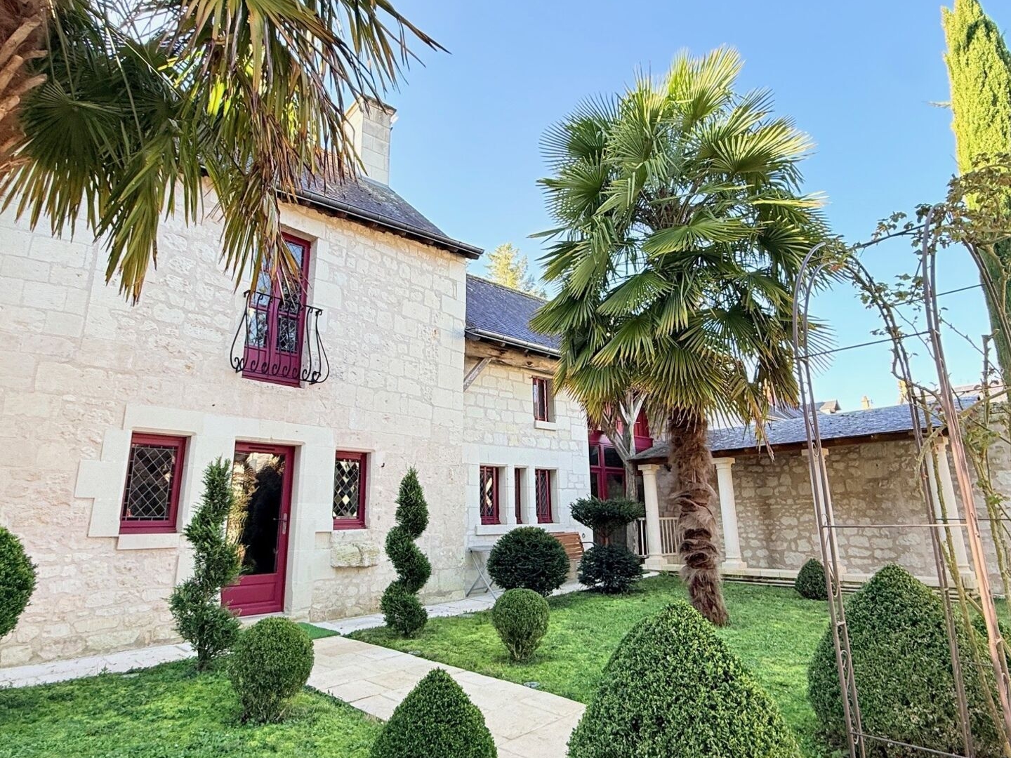Maison à vendre - 7 pièces - 230m2 - Ligré (37500)