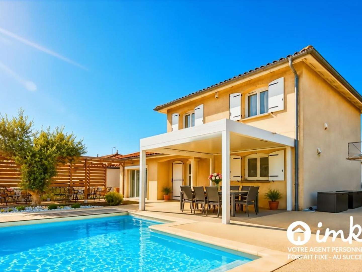 Maison à vendre - 6 pièces - 161m2 - Saint-Pierre-De-C... (69780)