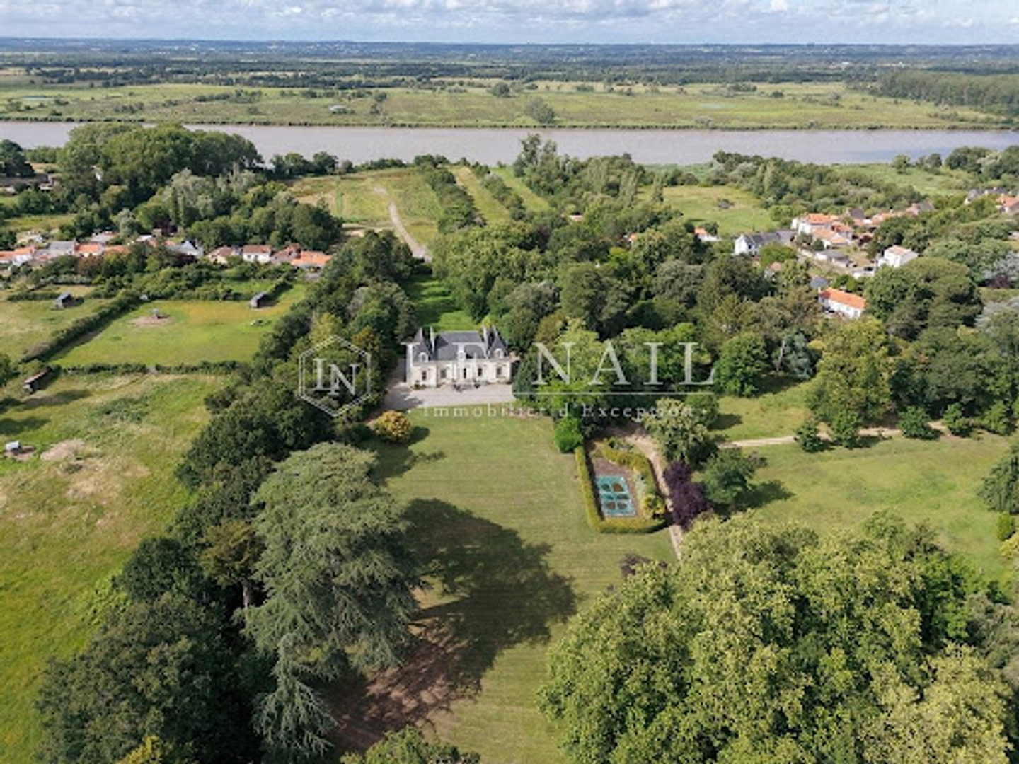 Château 13 pièces 403 m²