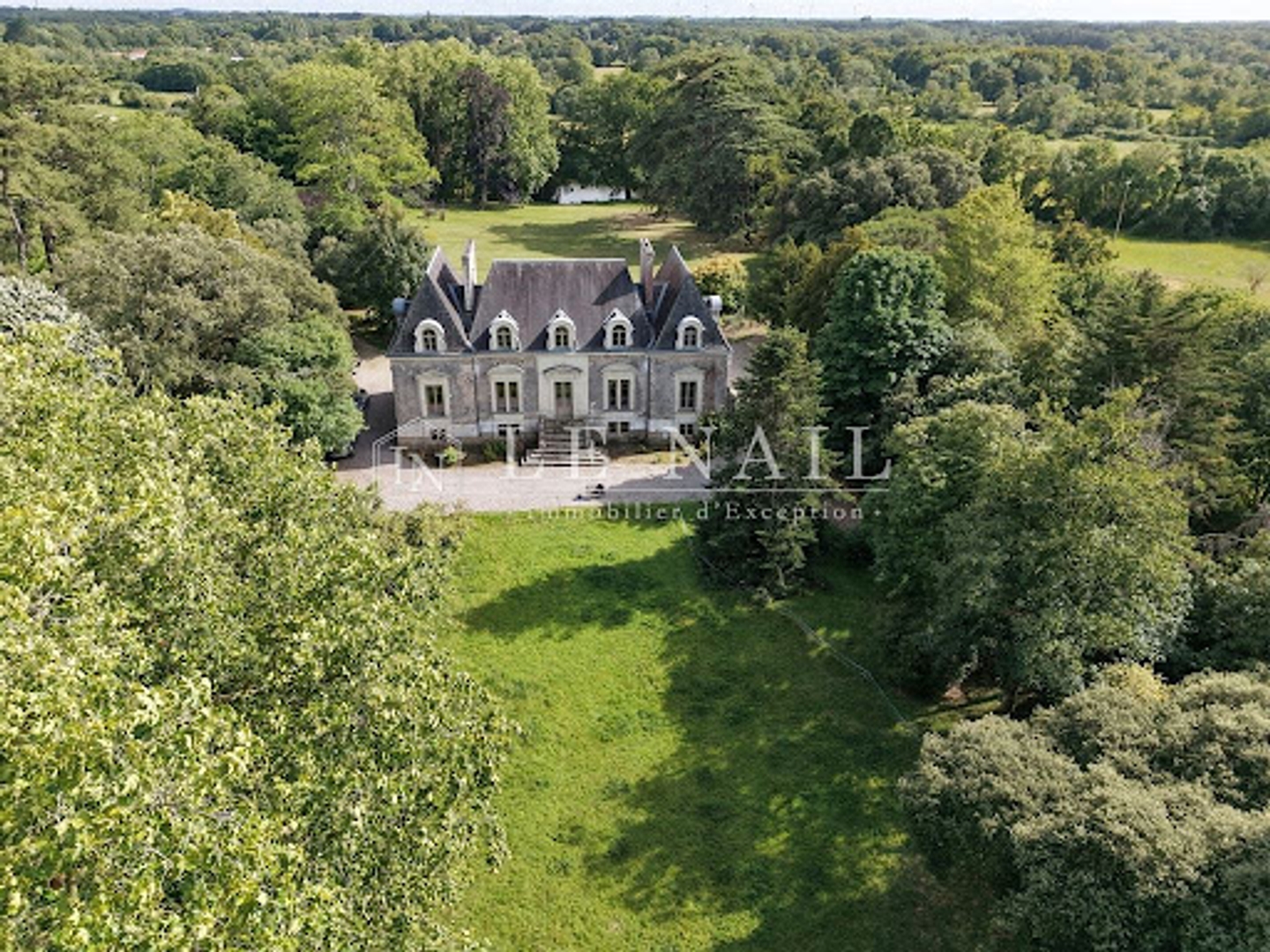 Maison à vendre - 13 pièces - 403m2 - Le Pellerin (44640)