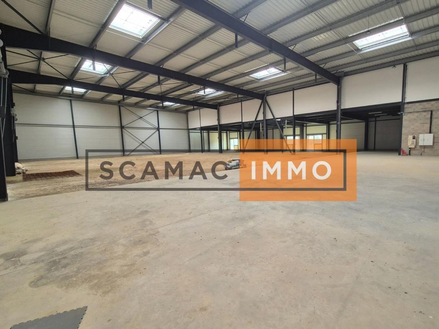 Locaux mixtes de 440m²