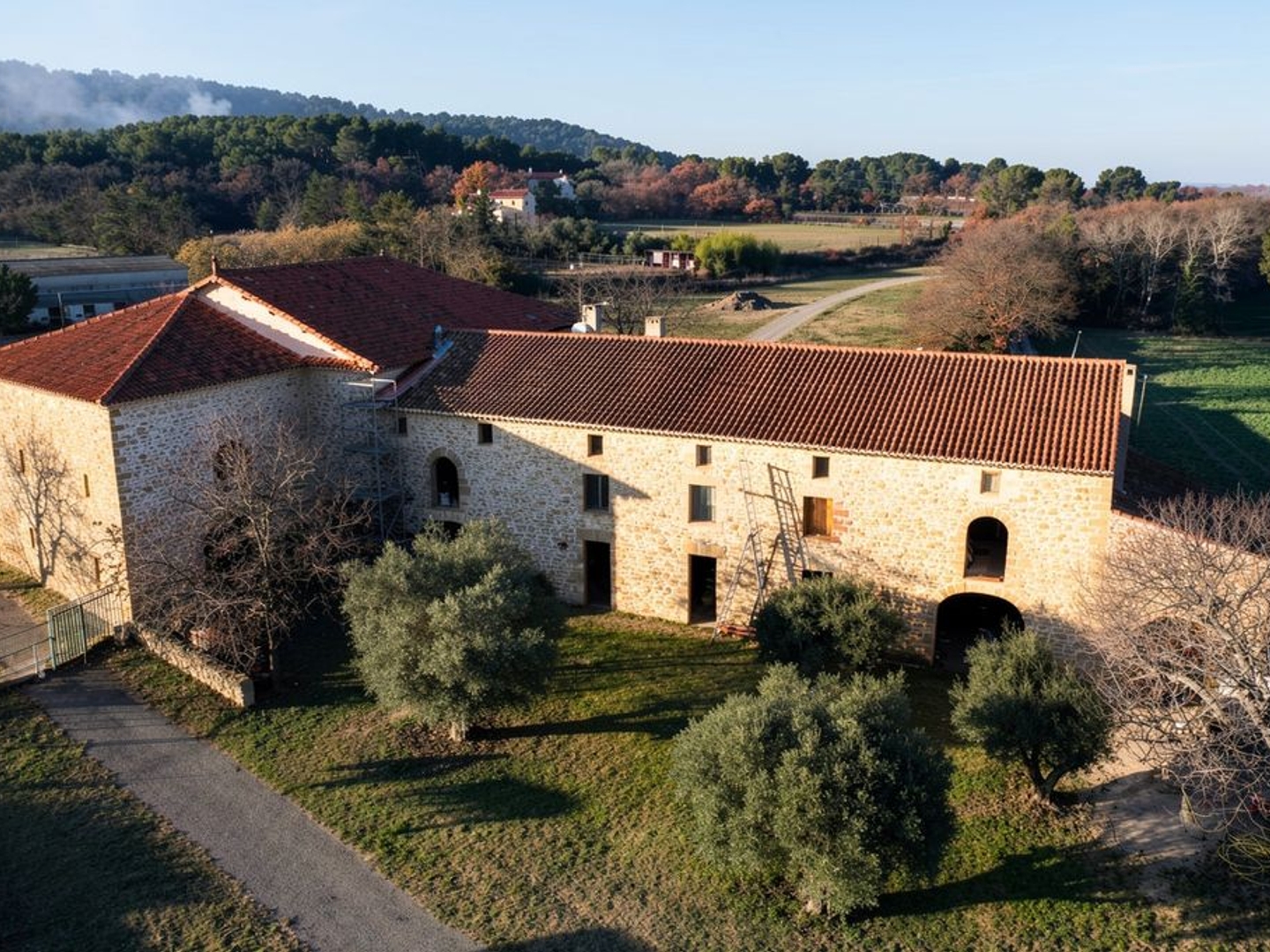 Hôtel 2000 m²