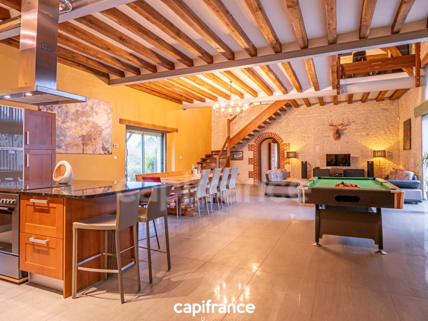 Maison 10 pièces 367 m²