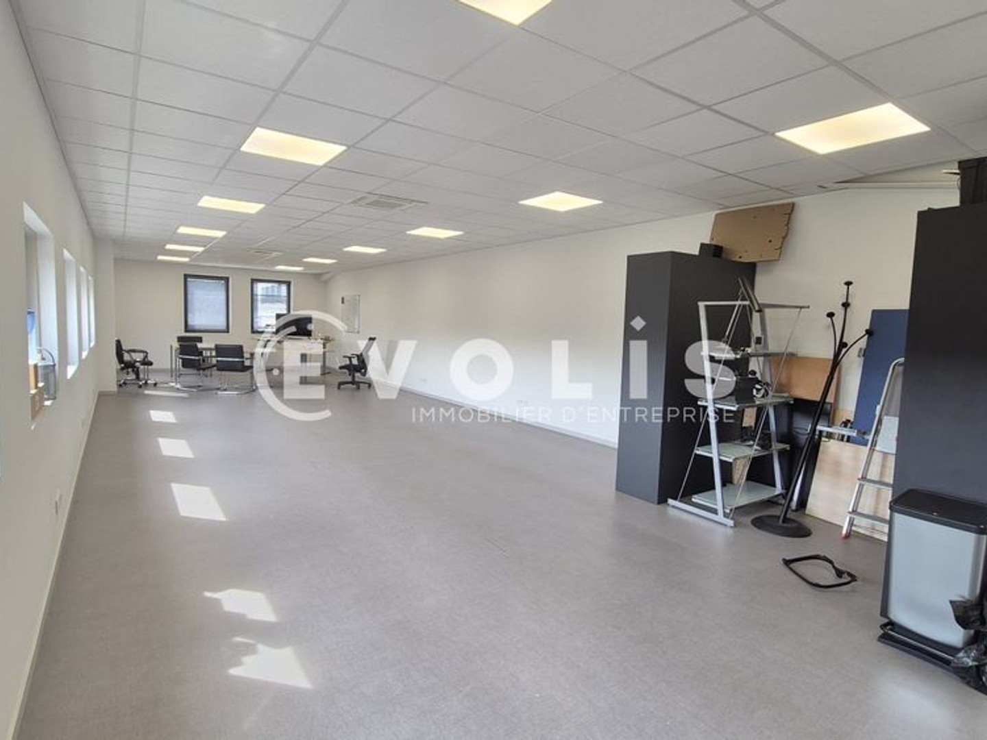 Bureaux - A VENDRE - 132 m² divisibles à partir de 51 m²