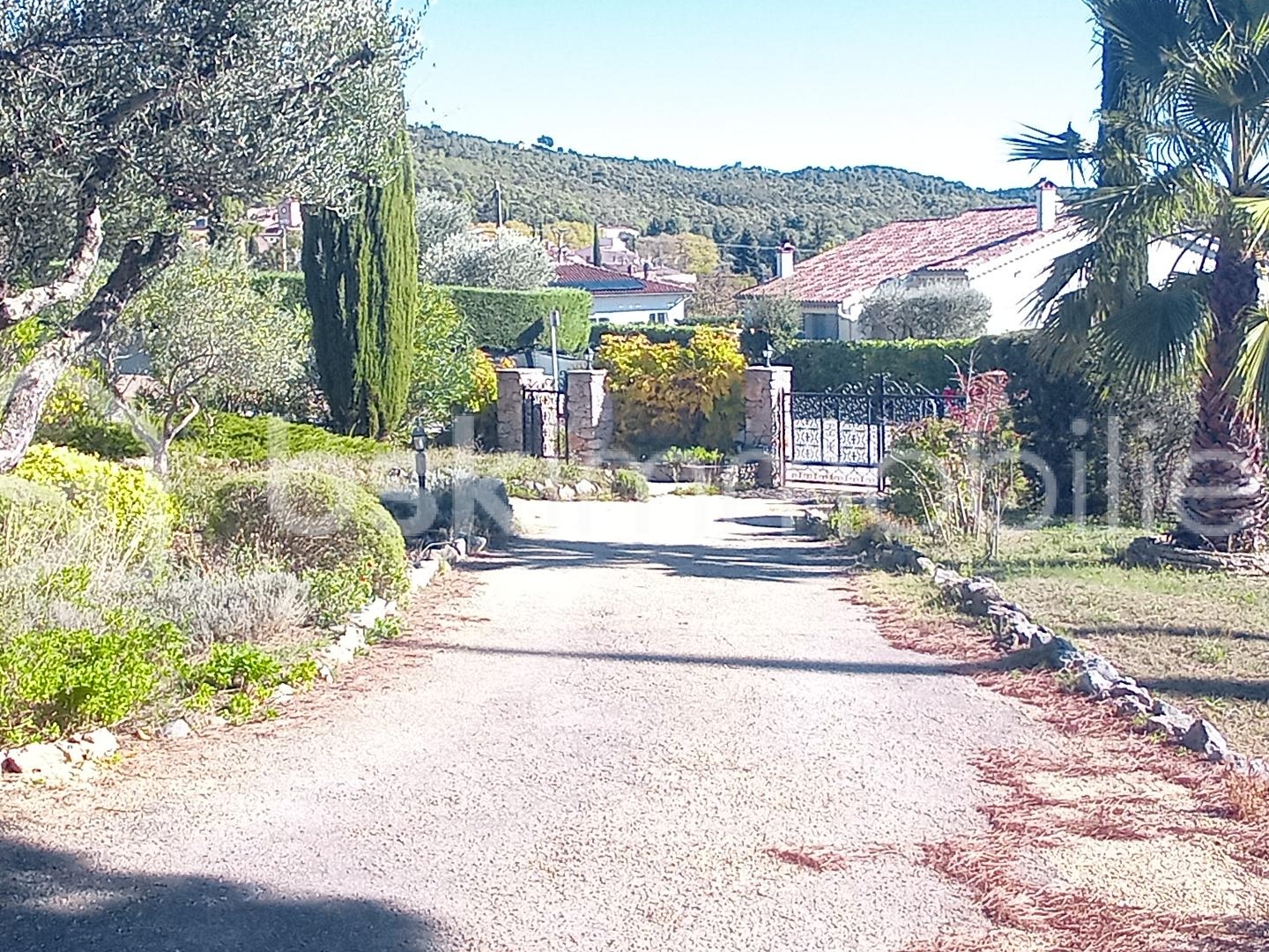 Maison à vendre - 7 pièces - 240m2 - Villecroze (83690)
