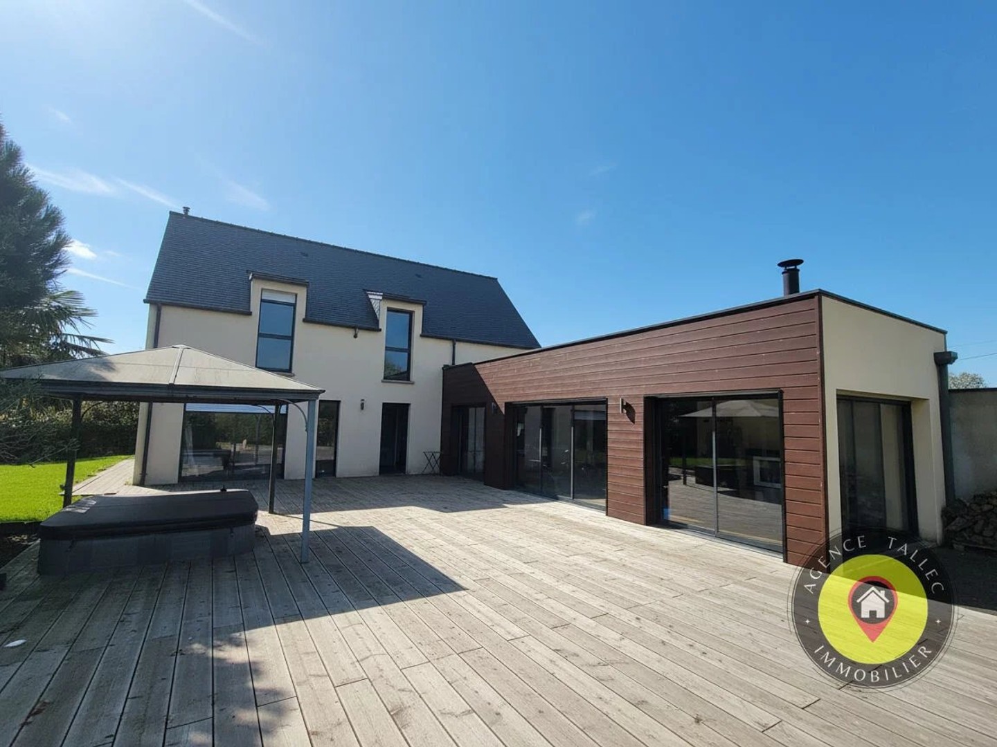 Belle propriété sur plus de 3000 m² de terrain clos !