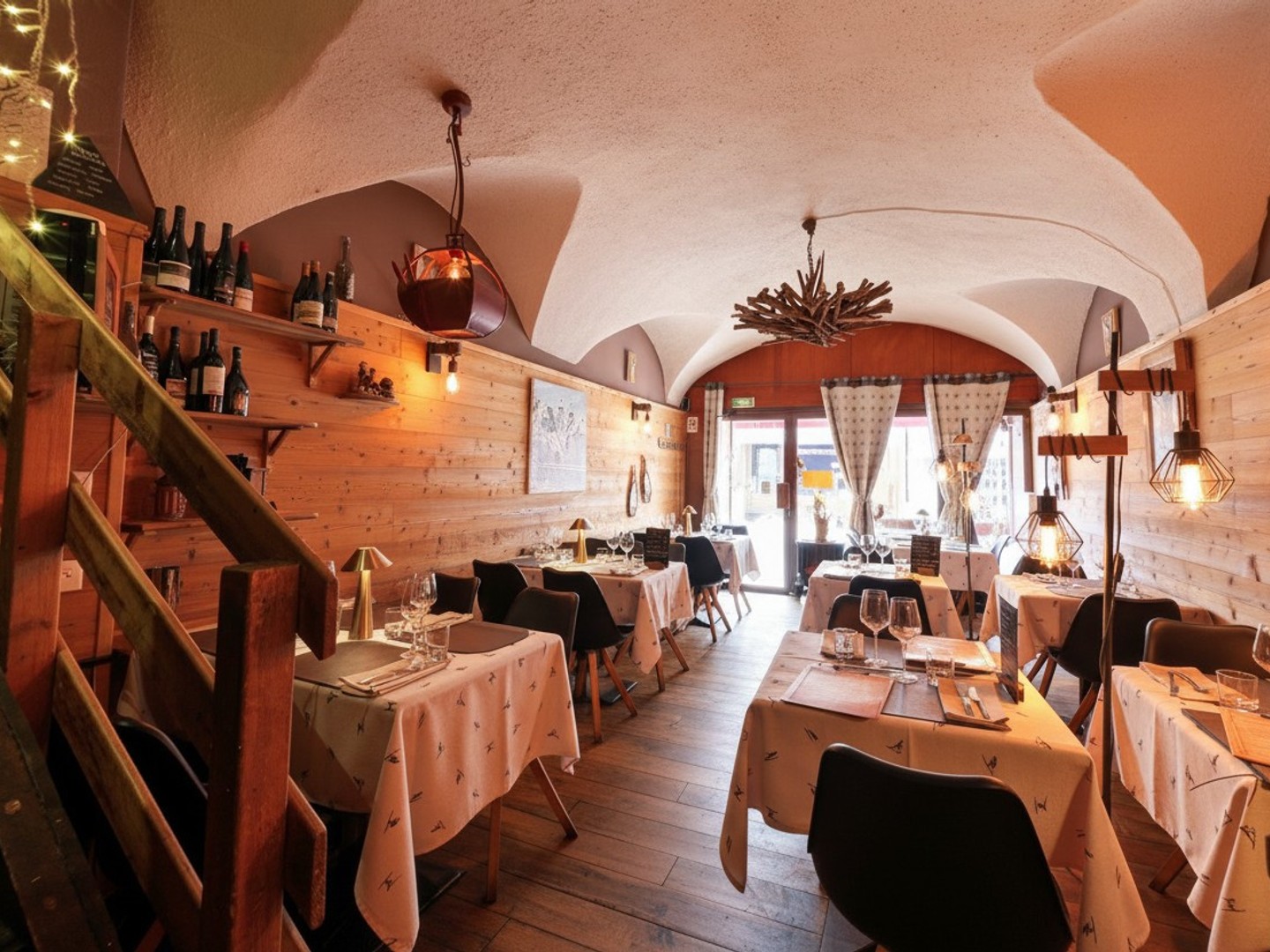 MAISON + RESTAURANT+Fond Commerce