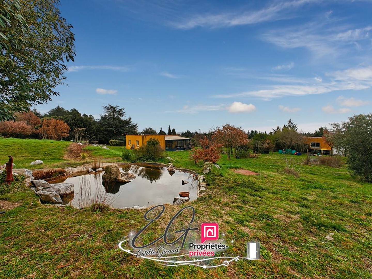 Maison avec véranda et grand terrain de 3 068 m² à Villardonnel