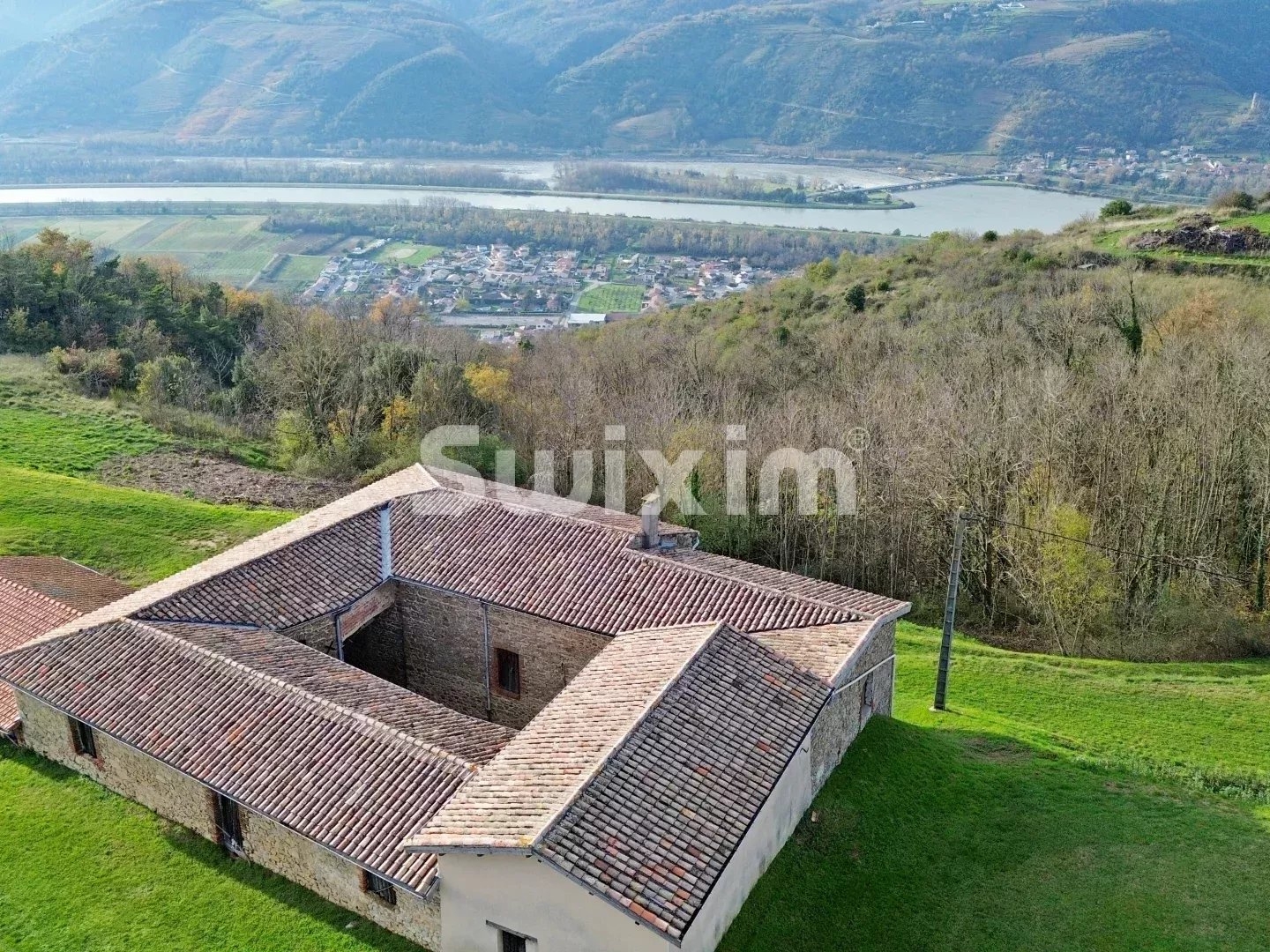 Maison à vendre - 10 pièces - 820m2 - Serves-Sur-Rhône (26600)