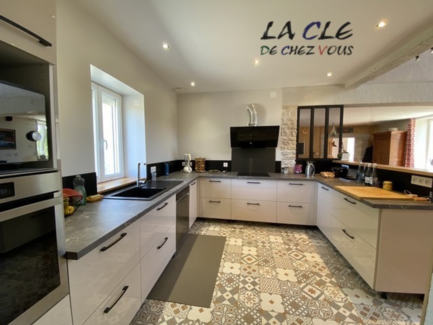 Maison à vendre - 6 pièces - 176m2 - Saint-Pierre-Le-V... (85420)