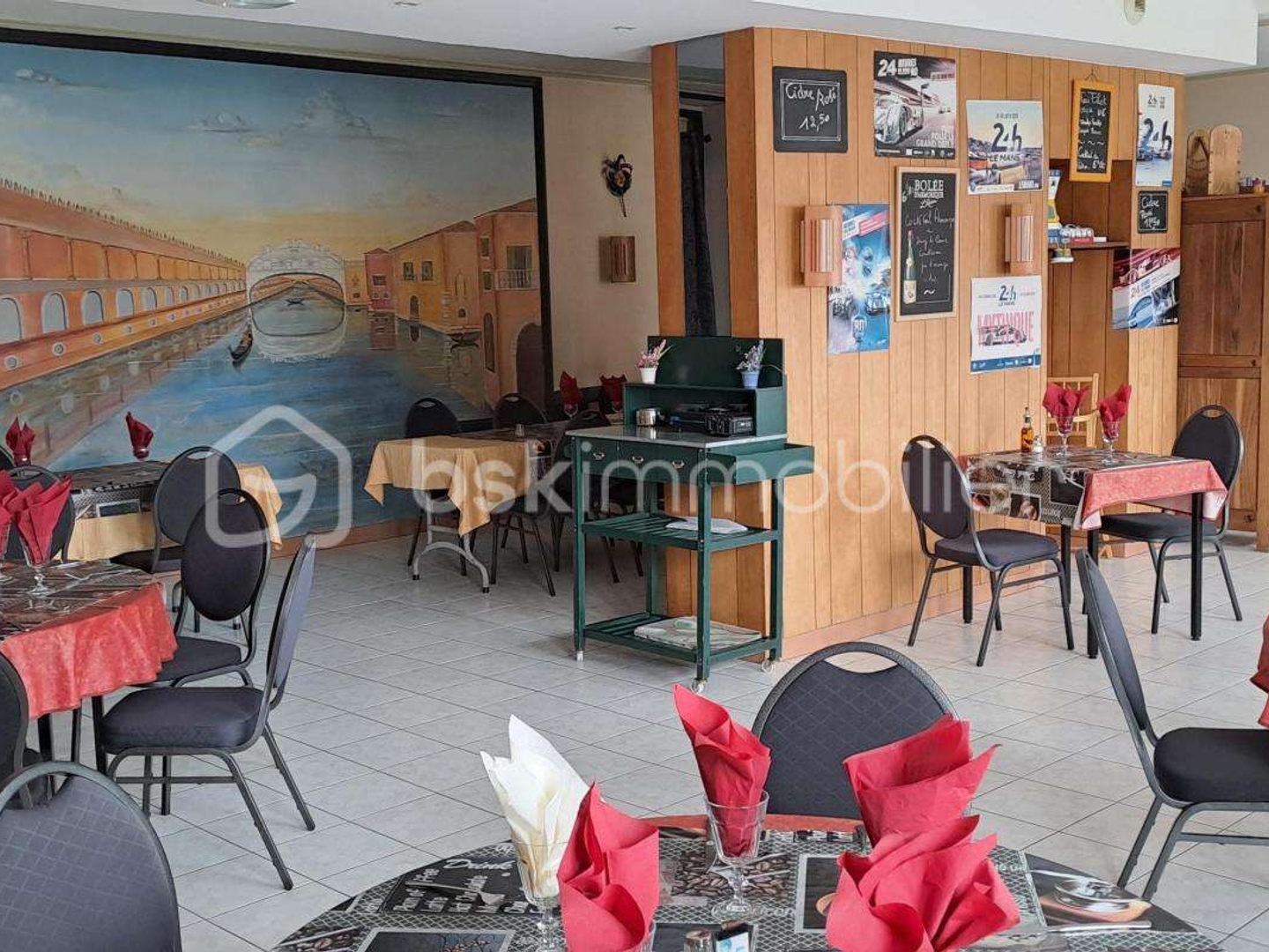 Local 19 pièces 650 m²