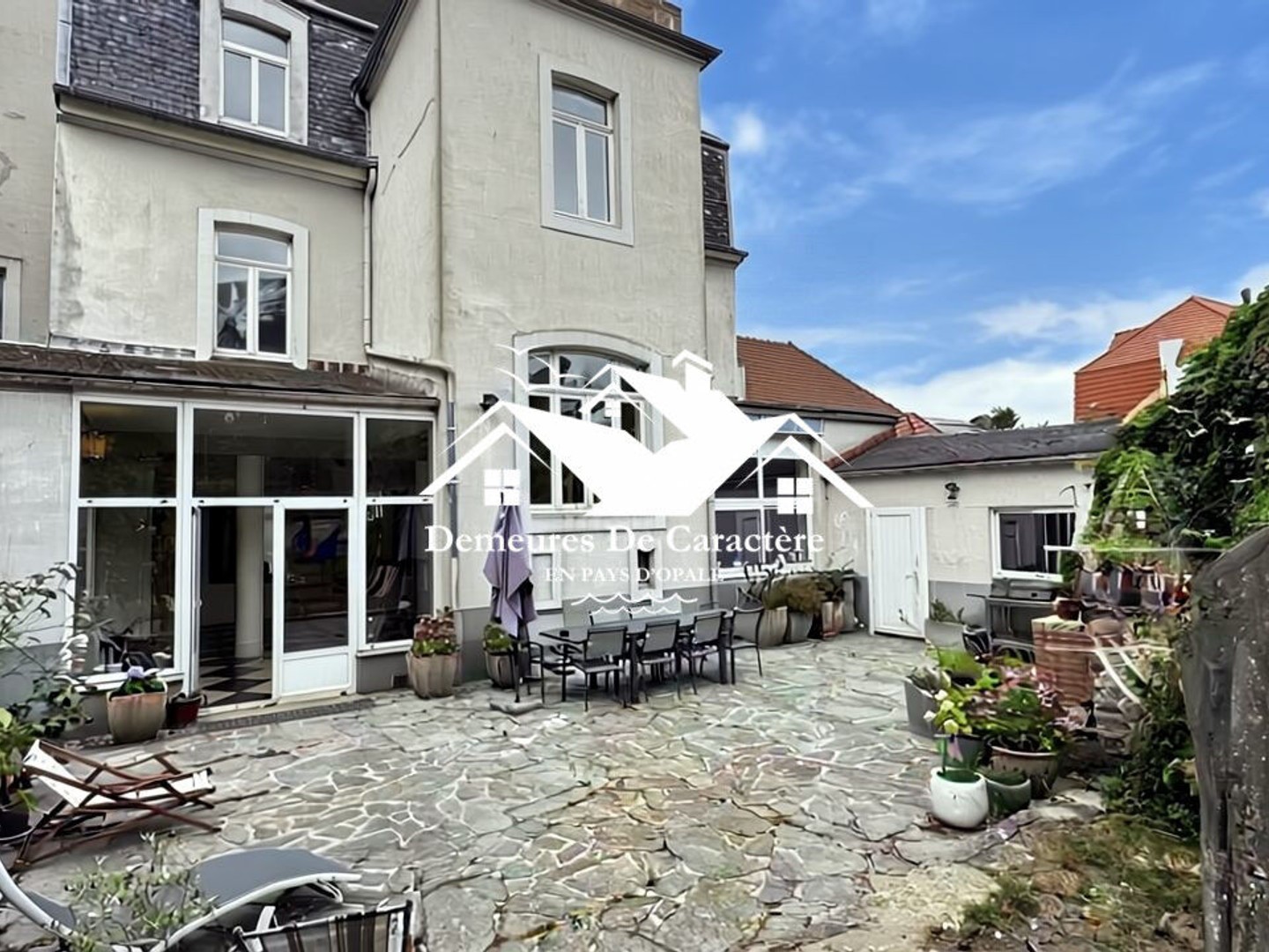 Belle demeure boulonnaise de 400m² 9 chambres