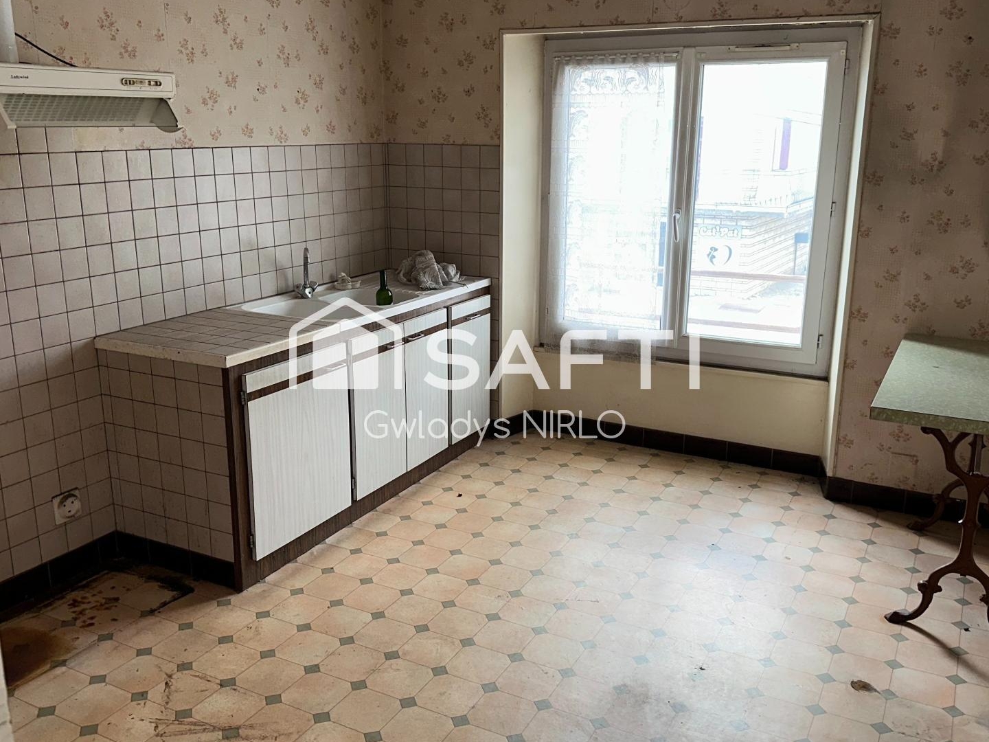 Maison à vendre - 13 pièces - 230m2 - Terres-De-Haute-C... (16270)