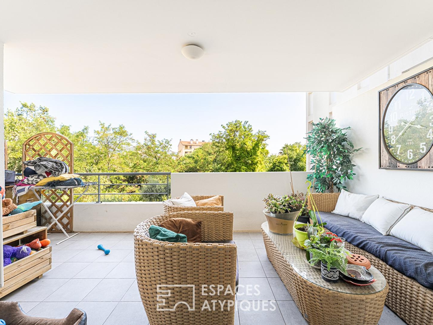 L'Écrin Végétal : appartement contemporain baigné de lumière