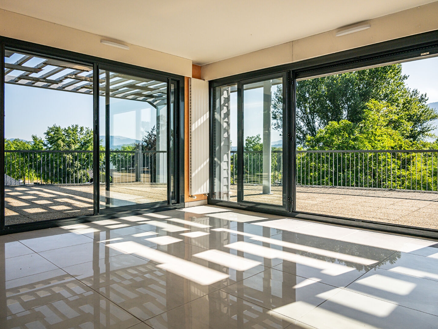 Appartement à vendre - 5 pièces - 159m2 - Le Bourget-Du-Lac (73370)