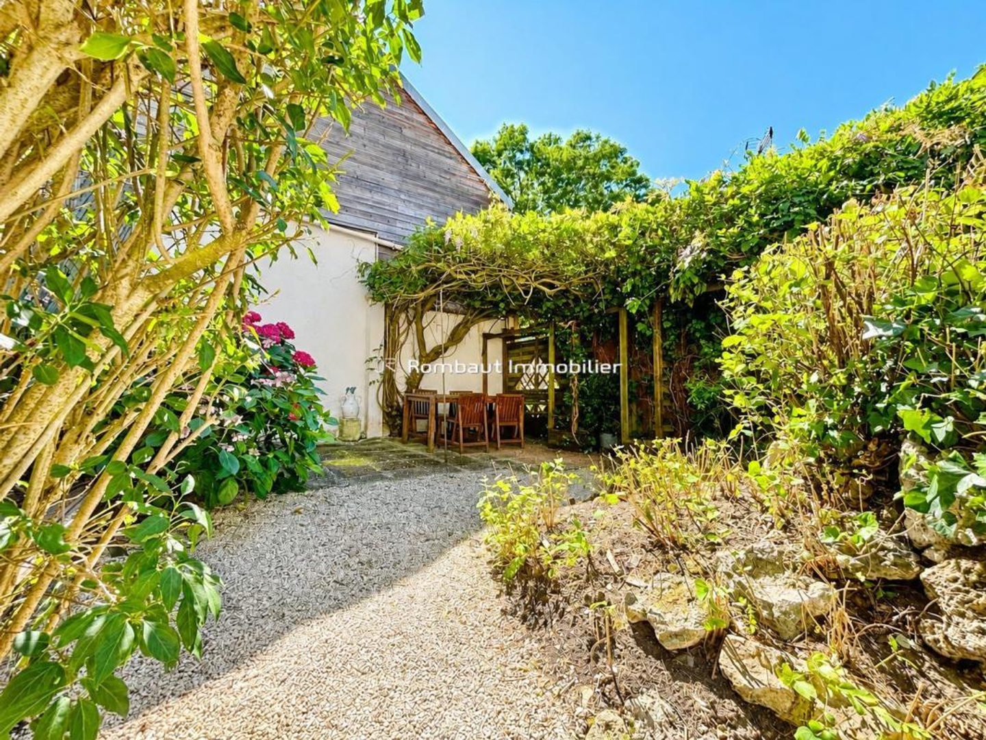 Maison de charme coeur bourg avec jardin