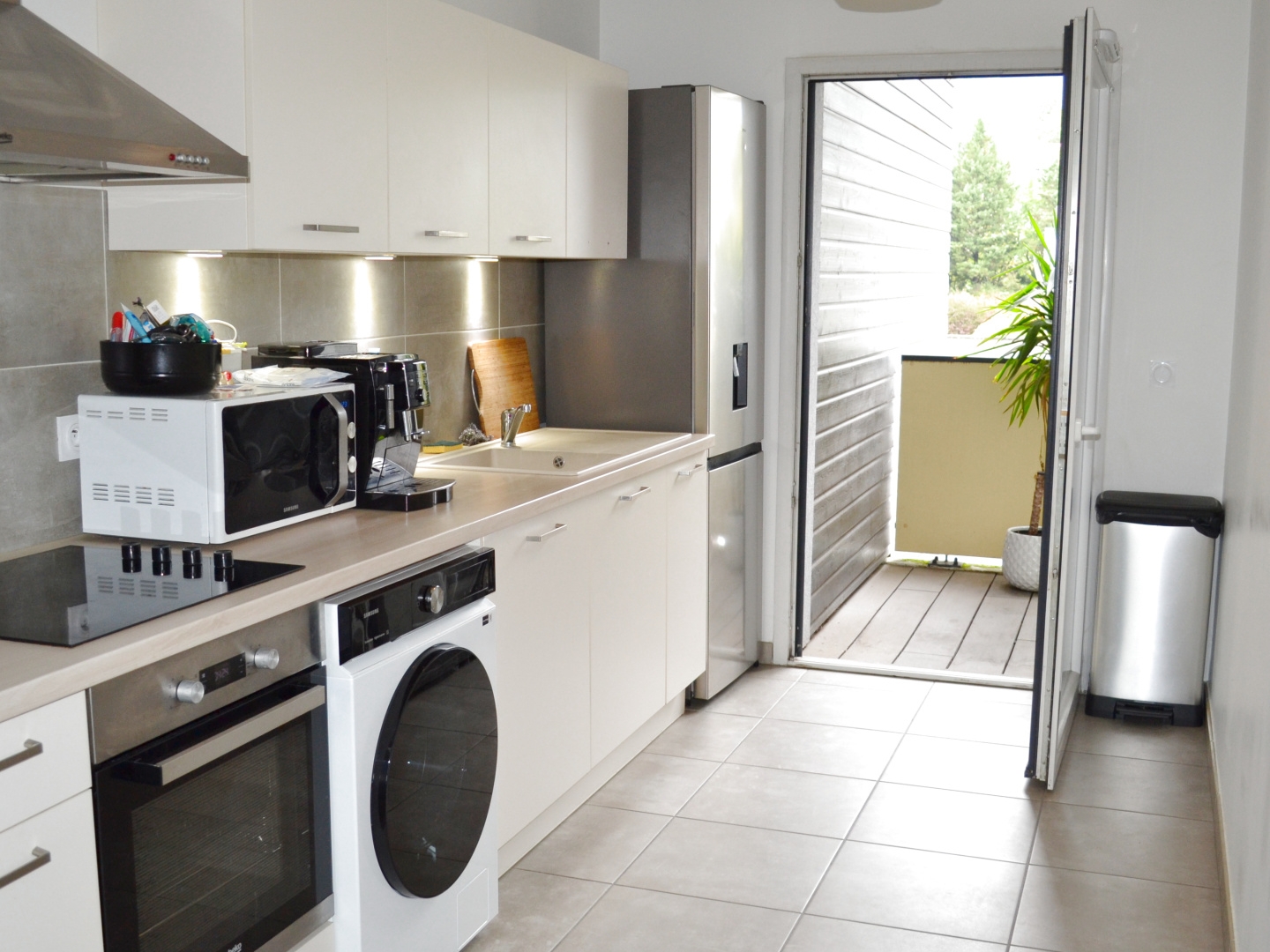 MEYLAN - Élégant T3 lumineux avec deux balcons et parking