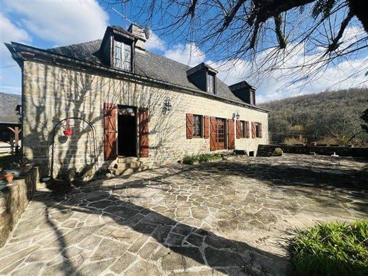Propriété 8 pièces 213 m²