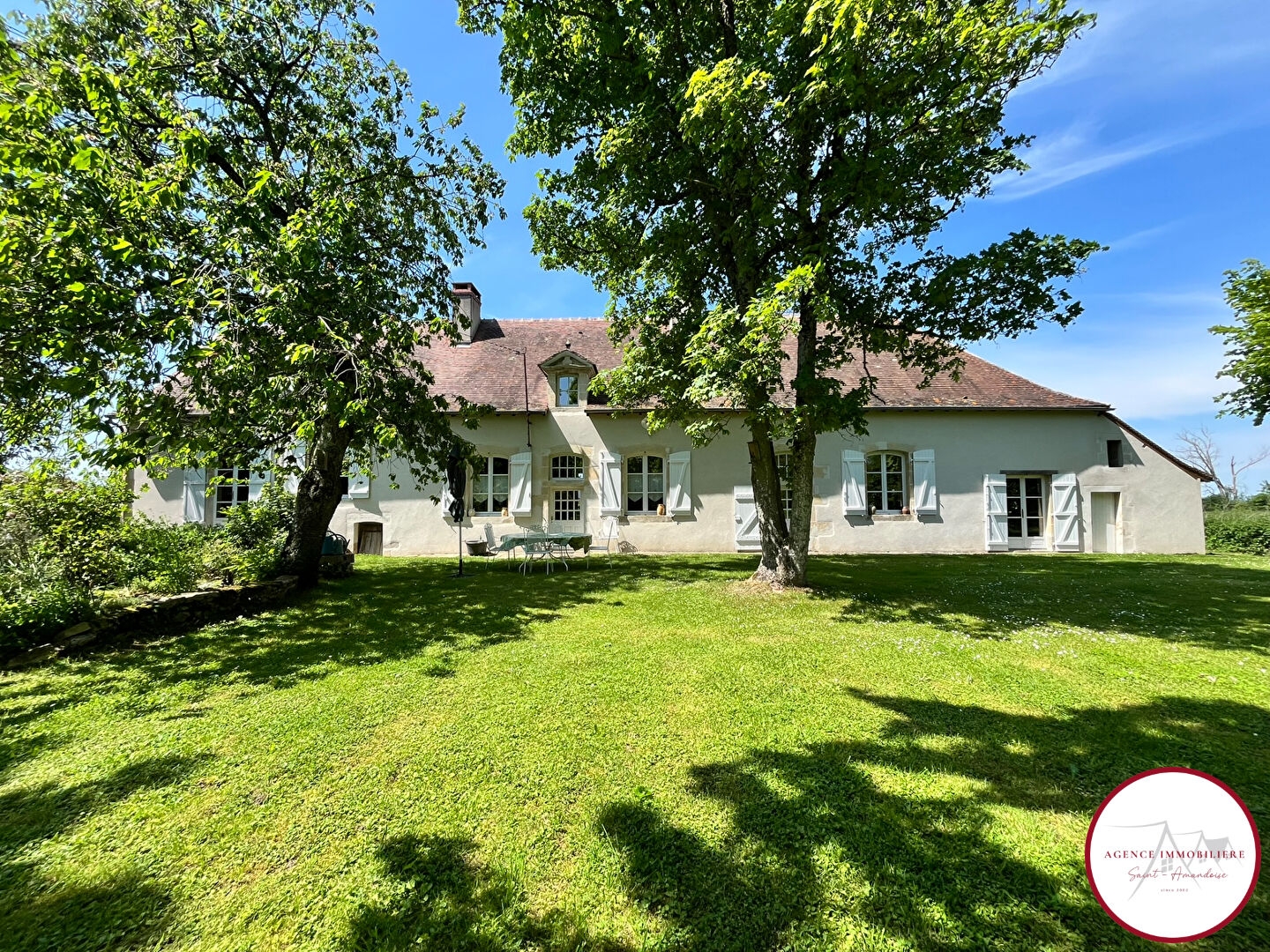 Ancien Prieuré 140m2 avec terrain - CHAUMONT