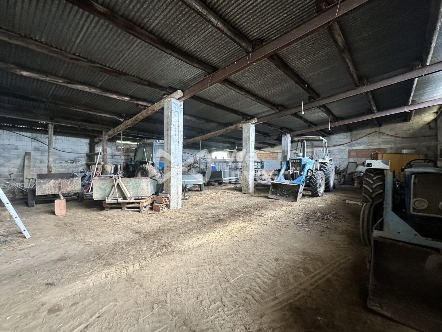 Locaux à vendre - 1 pièce - 410m2 - Villefloure (11570)