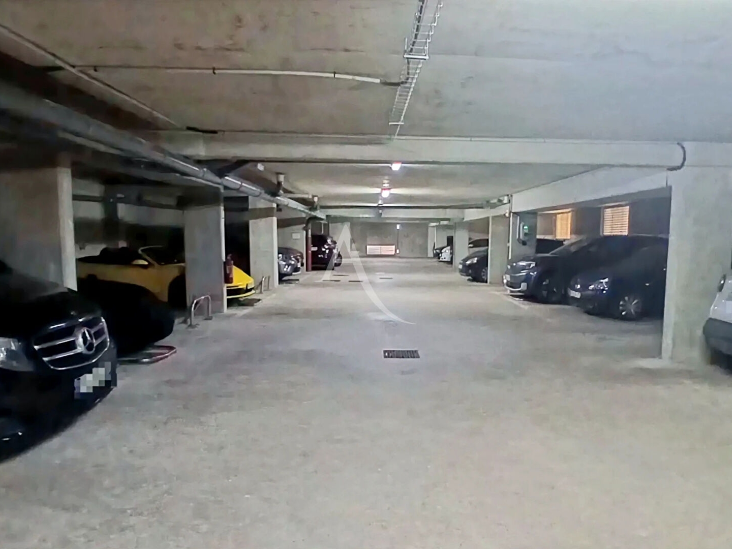 Parking / garage / box à vendre - 11m2 - Lagny-Sur-Marne (77400)
