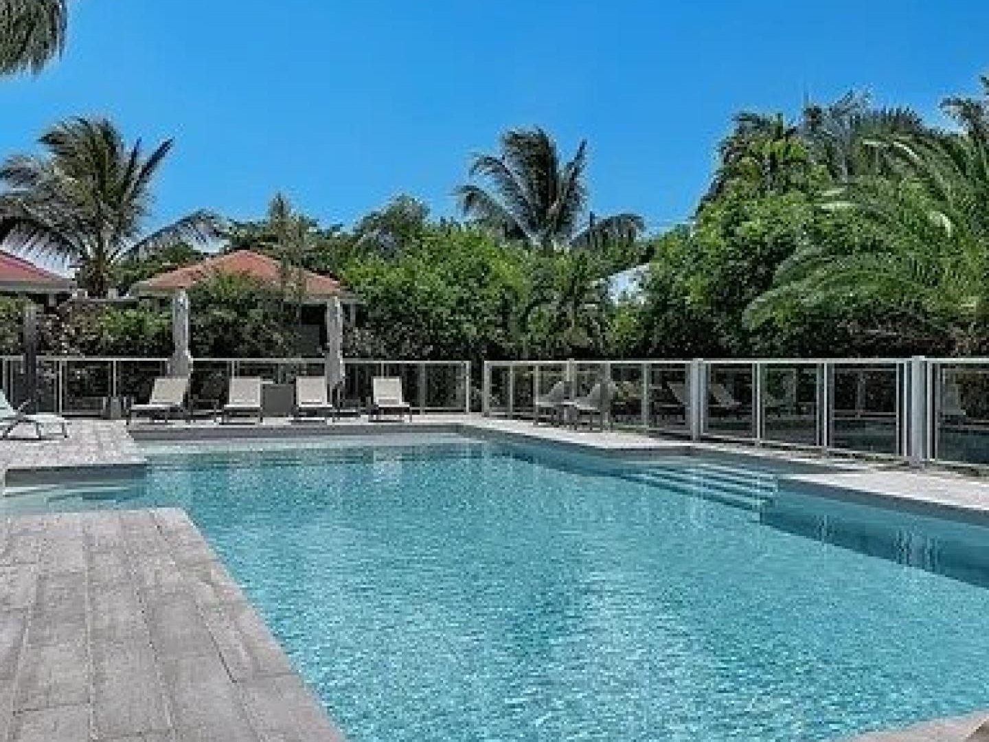 Locaux à vendre - 15 pièces - 476m2 - Saint-François (97118)