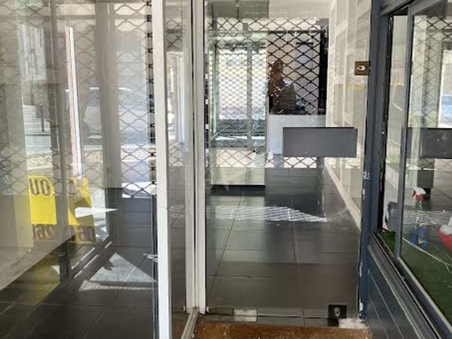 Commerce 65 m²
