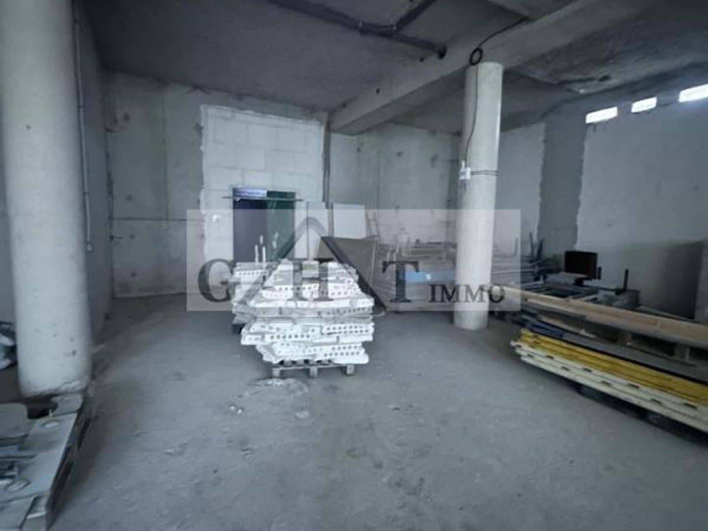 Locaux à vendre - 600m2 - Ivry-Sur-Seine (94200)