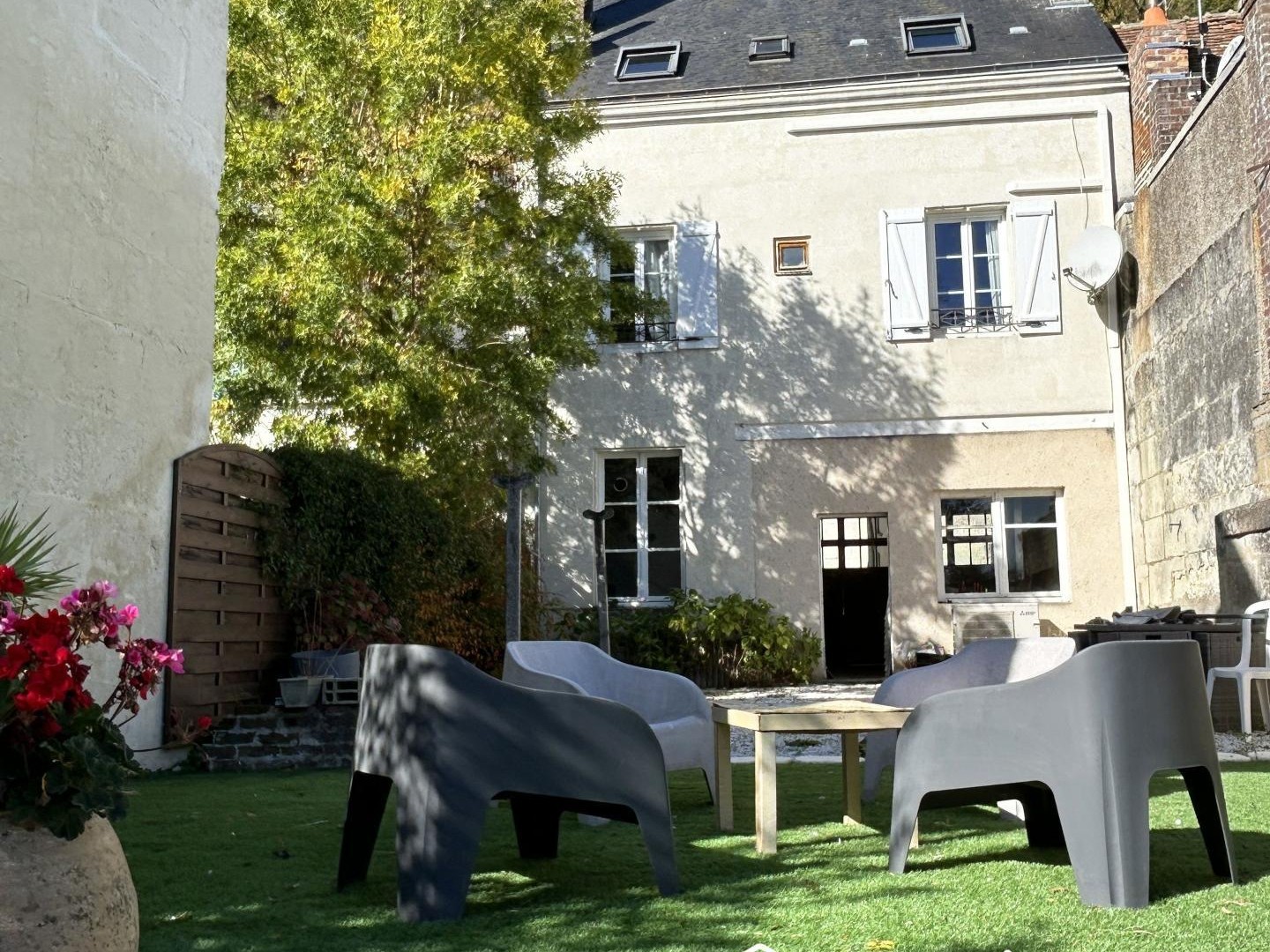 Rare : Maison de village en bord de Loir