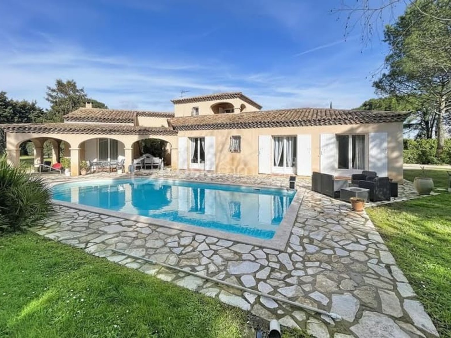 Maison 7 pièces 180 m²