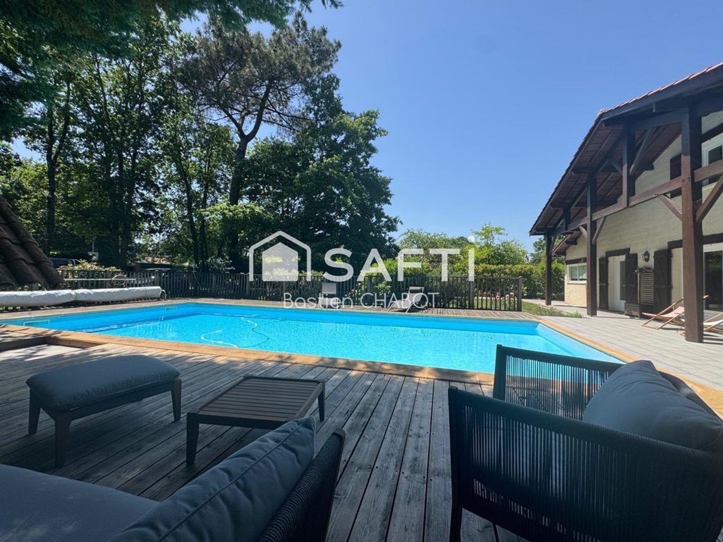 Maison à vendre - 6 pièces - 162m2 - Saint-Jean-D'illac (33127)