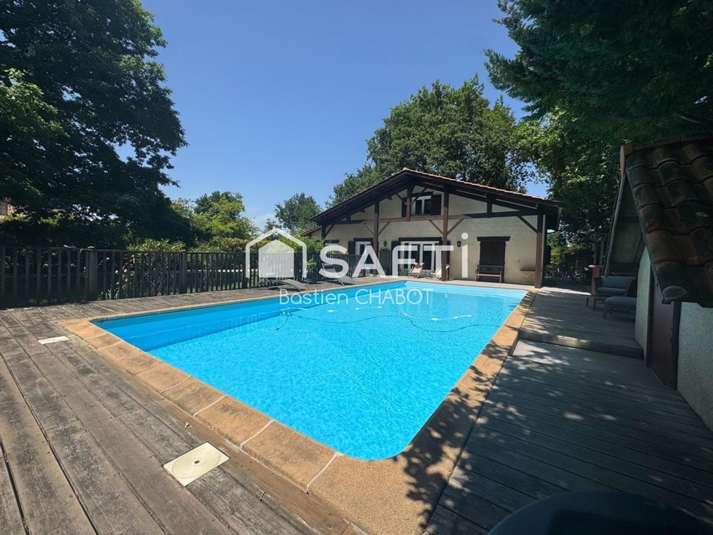 Maison à vendre - 6 pièces - 162m2 - Saint-Jean-D'illac (33127)