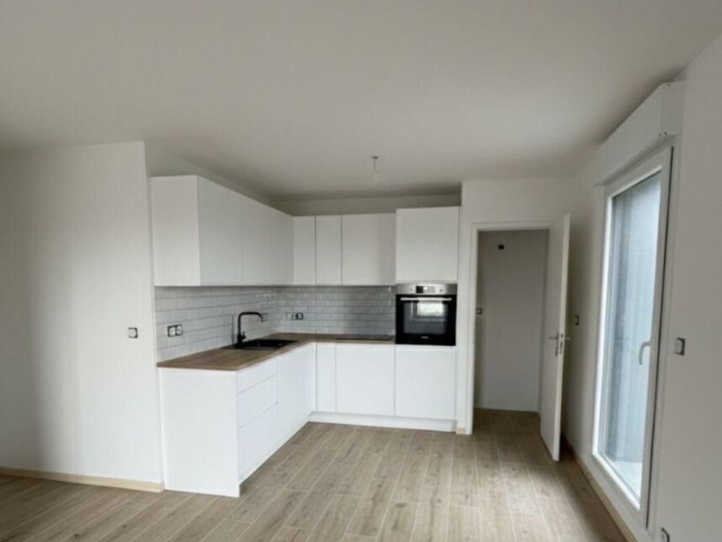 Appartement à vendre - 4 pièces - 84m2 - Carpiquet (14650)